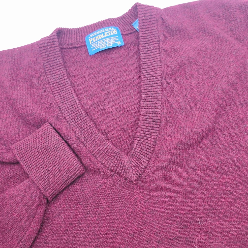 Pendleton Men Medium V-Neck Sweater Burgundy 100% Virgin Lambswool Knit Pullover